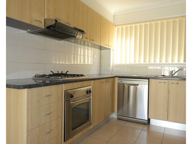 2/13 New Dapto Road, Wollongong NSW 2500