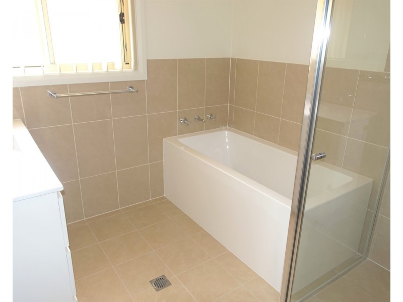 2/13 New Dapto Road, Wollongong NSW 2500