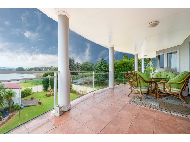 10 Lakeview Parade, Primbee NSW 2502