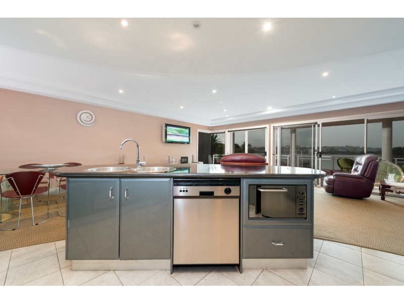 10 Lakeview Parade, Primbee NSW 2502