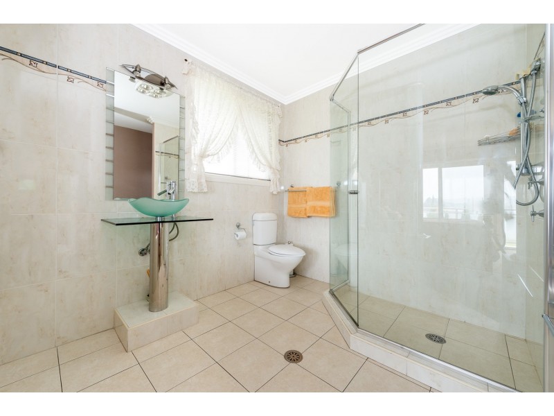 10 Lakeview Parade, Primbee NSW 2502