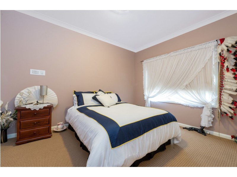 10 Lakeview Parade, Primbee NSW 2502