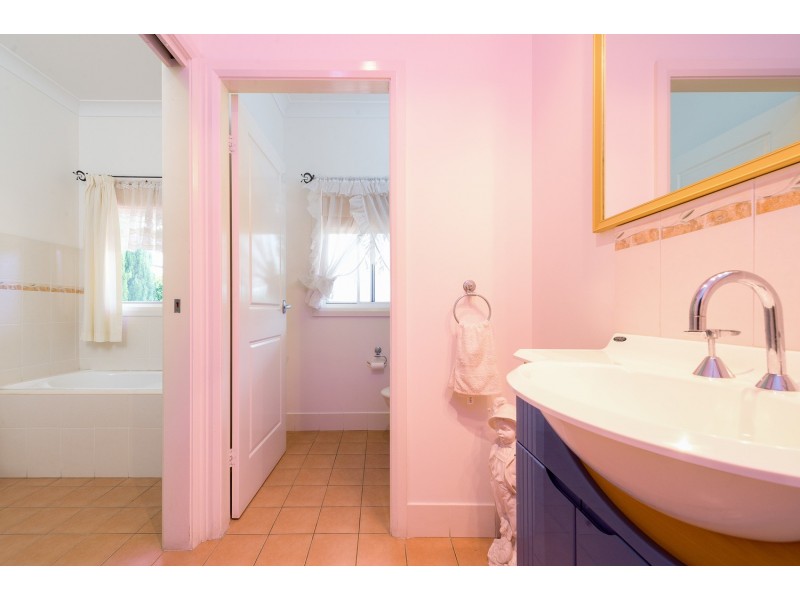 10 Lakeview Parade, Primbee NSW 2502