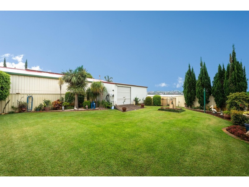 10 Lakeview Parade, Primbee NSW 2502