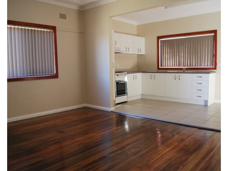 18 Chapman Street, Fairy Meadow NSW 2519