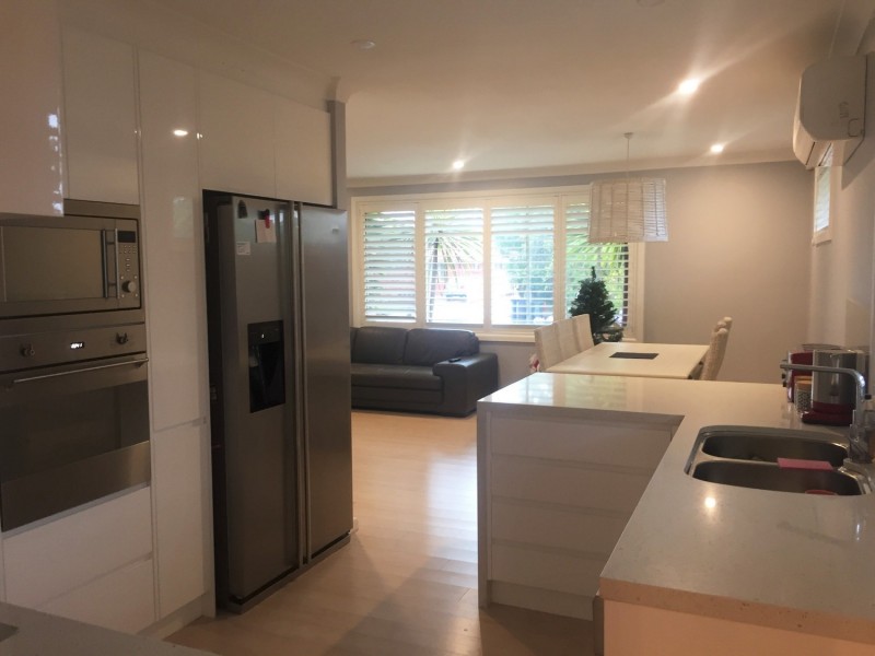 8 Ziems Avenue, Towradgi NSW 2518