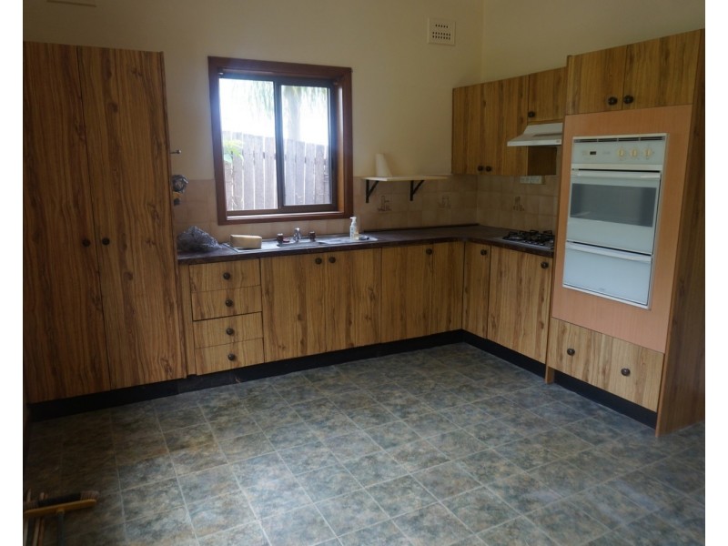 37 Rowland Avenue, Wollongong NSW 2500