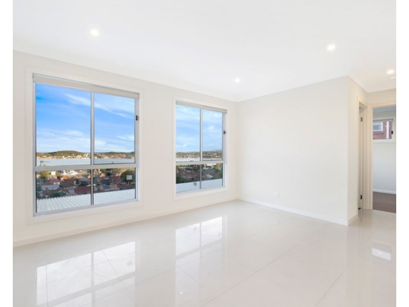 2/3 Vermont Road, Warrawong NSW 2502