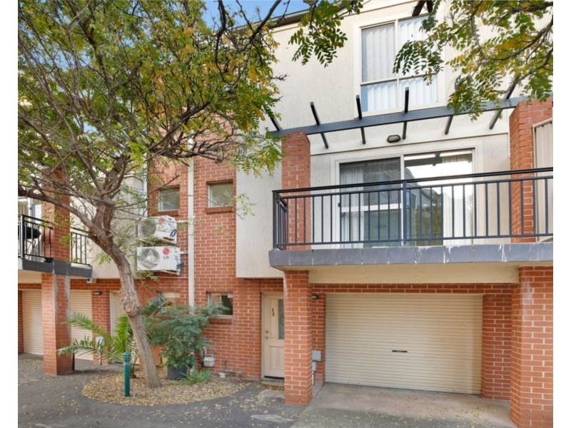 17/35 Bridge Street, Coniston NSW 2500
