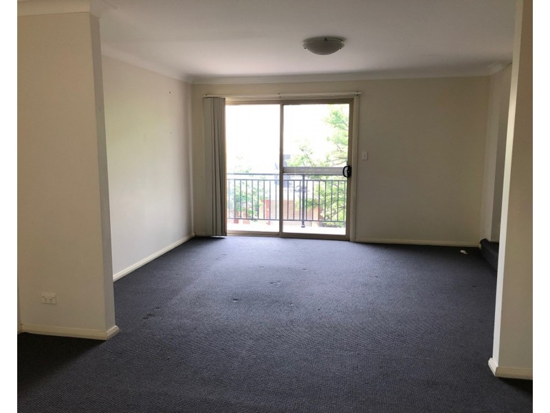 17/35 Bridge Street, Coniston NSW 2500