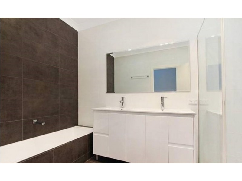 2/3 Vermont Road, Warrawong NSW 2502