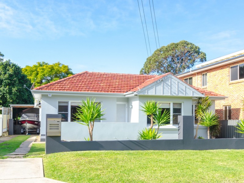 1 St Andrews Place, Corrimal NSW 2518