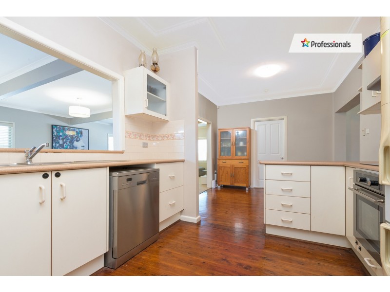 3 Shaftsbury Avenue, West Wollongong NSW 2500