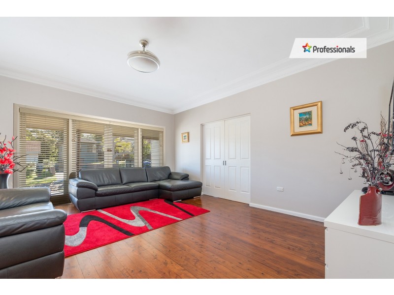 3 Shaftsbury Avenue, West Wollongong NSW 2500