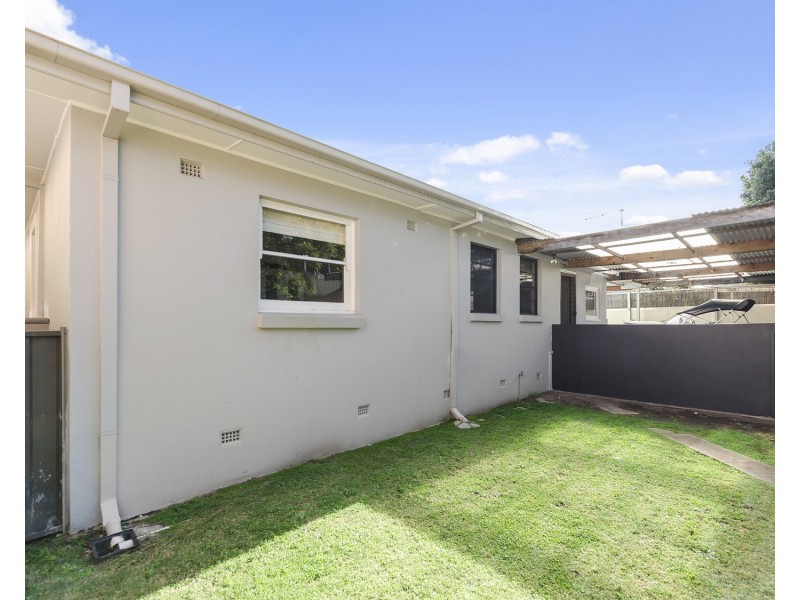 1 St Andrews Place, Corrimal NSW 2518