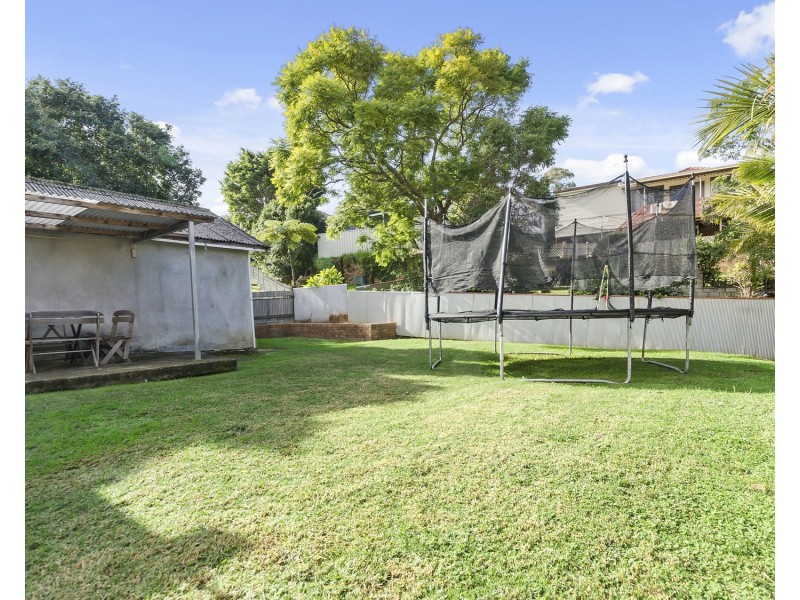 1 St Andrews Place, Corrimal NSW 2518