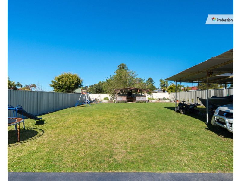 63 Lakeview Parade, Primbee NSW 2502