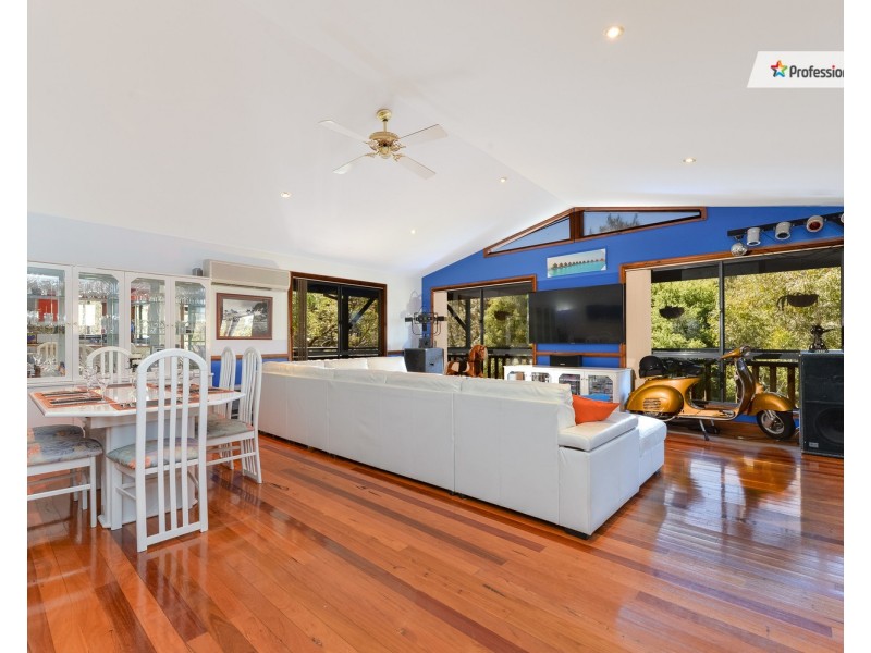 11 Sugarwood Close, Farmborough Heights NSW 2526