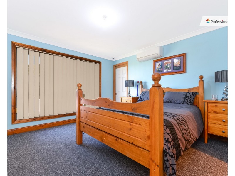 11 Sugarwood Close, Farmborough Heights NSW 2526