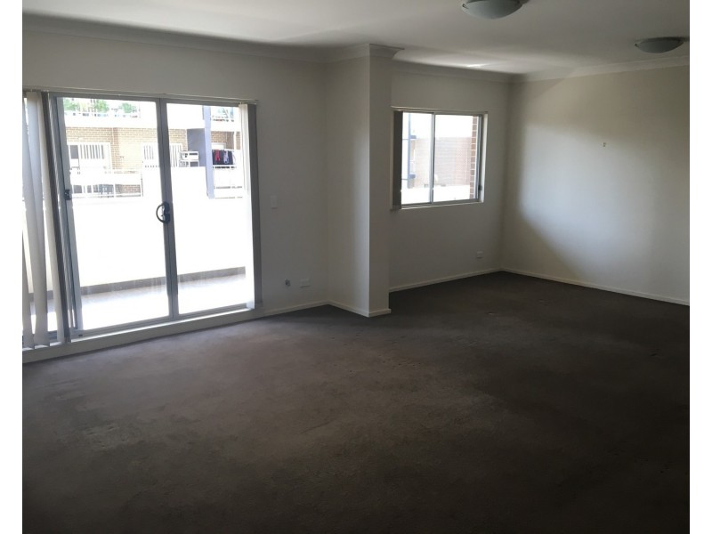 1/6-8 Bathurst Street, Liverpool NSW 2170