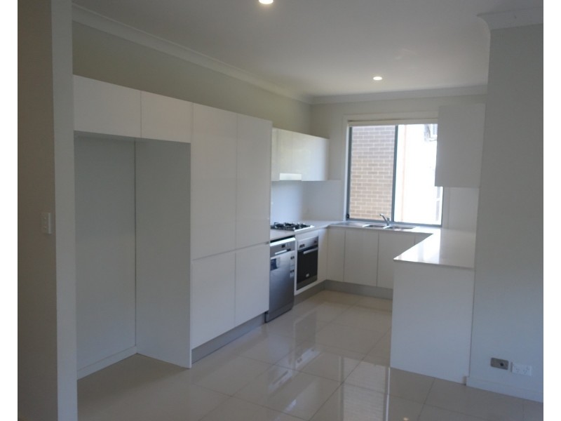 1/154 Shearwater Drive, Lake Heights NSW 2502