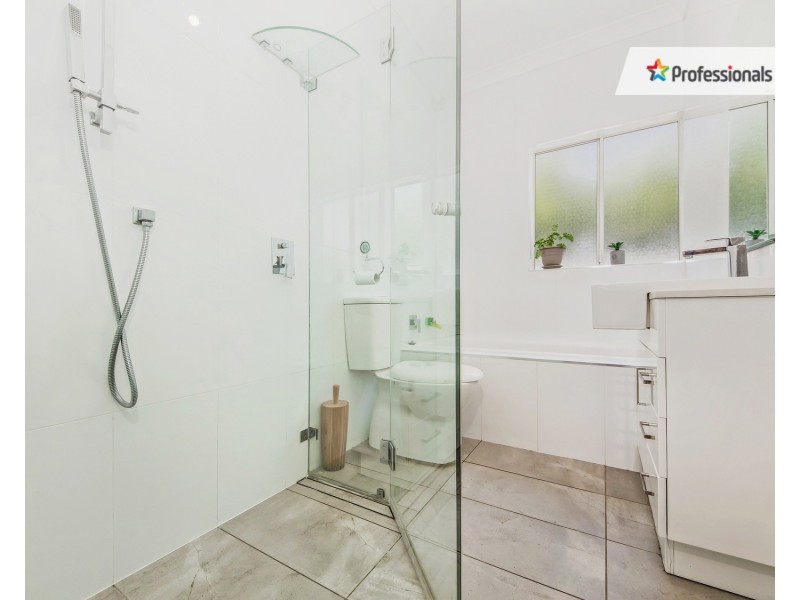 2 Mary Avenue, Figtree NSW 2525