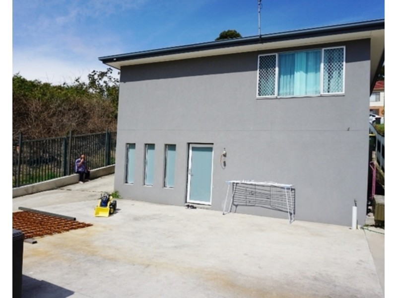 2a McGovern Street, Cringila NSW 2502