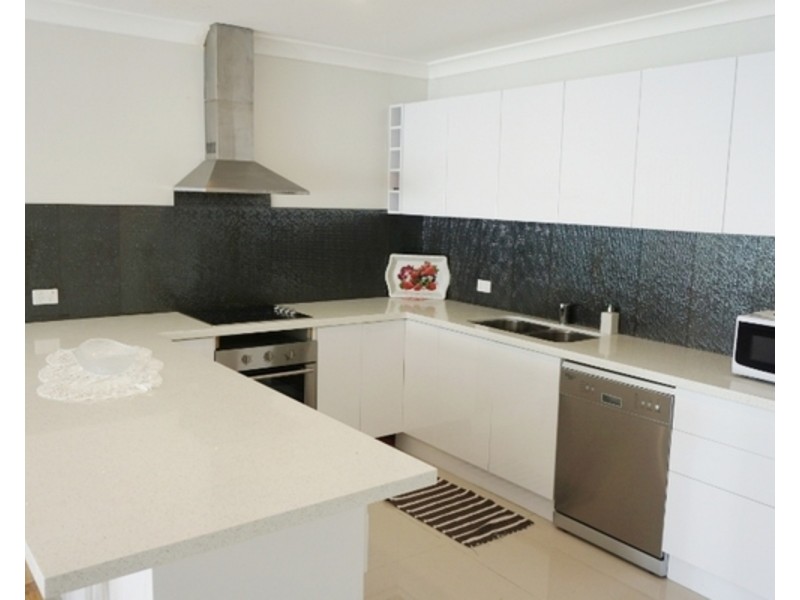 2a McGovern Street, Cringila NSW 2502