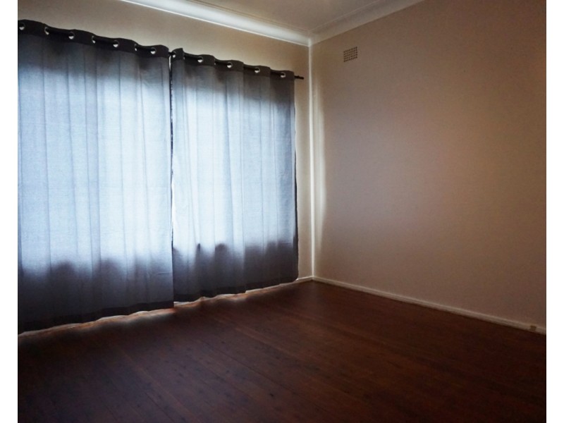 50 Mirrabooka Road, Lake Heights NSW 2502