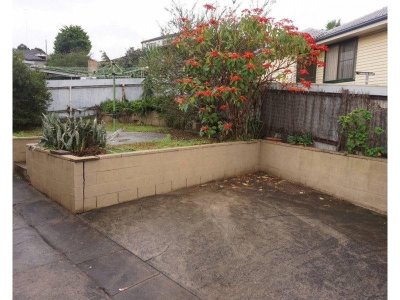 50 Mirrabooka Road, Lake Heights NSW 2502