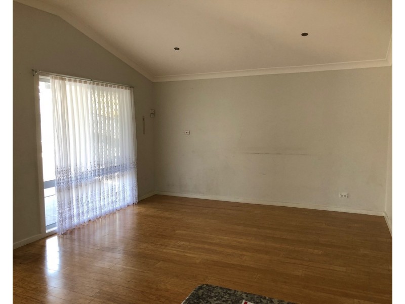 2 McGovern Street, Cringila NSW 2502