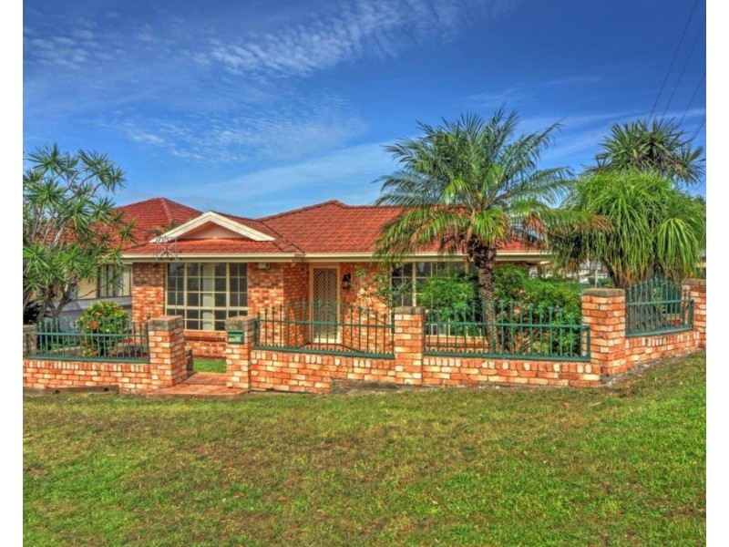 20 Lake Heights Road, Lake Heights NSW 2502