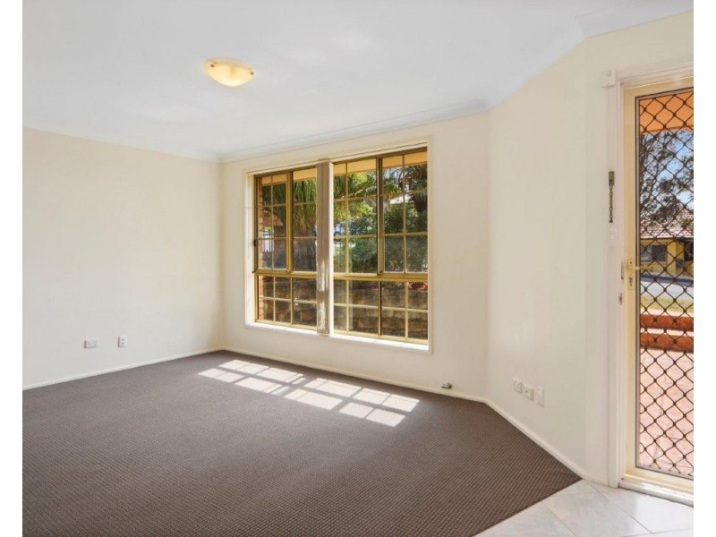 20 Lake Heights Road, Lake Heights NSW 2502