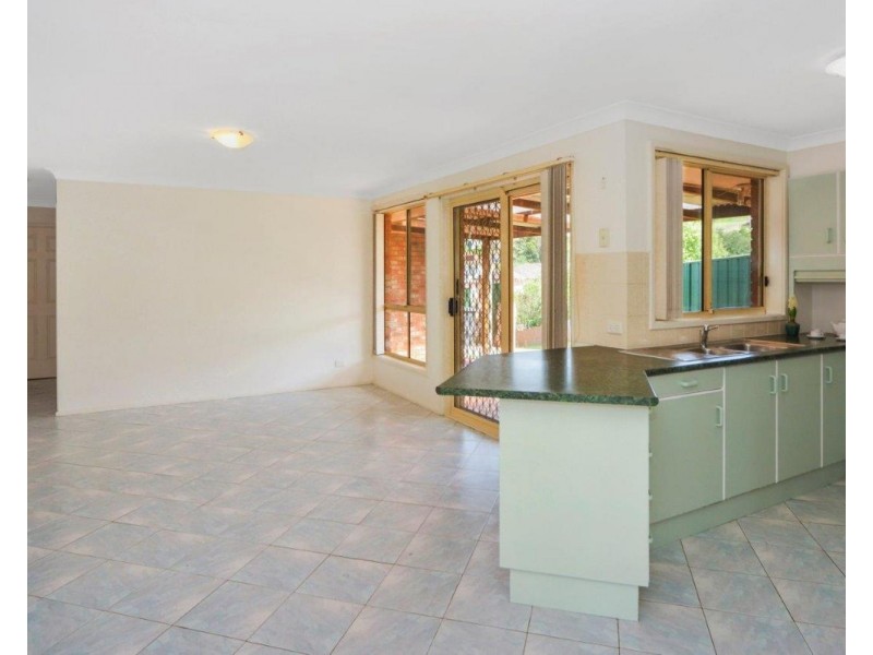 20 Lake Heights Road, Lake Heights NSW 2502