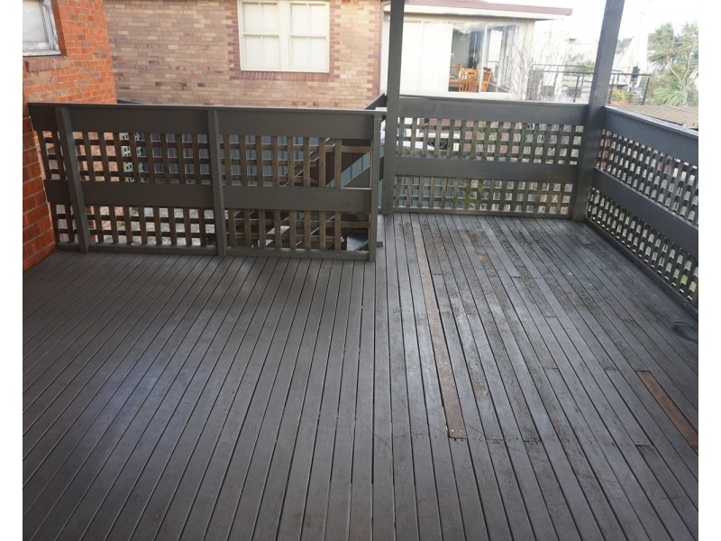 27 Northcliffe Drive, Lake Heights NSW 2502