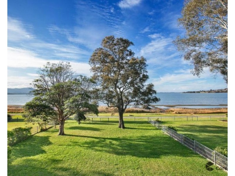 99 The Boulevard, Oak Flats NSW 2529