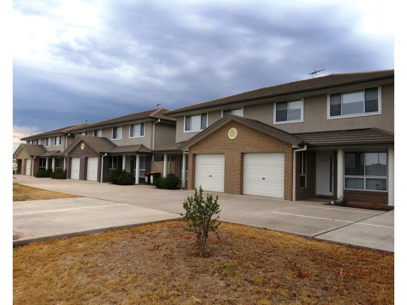 5 & 6/2 Crinoline Street Street, Denman NSW 2328