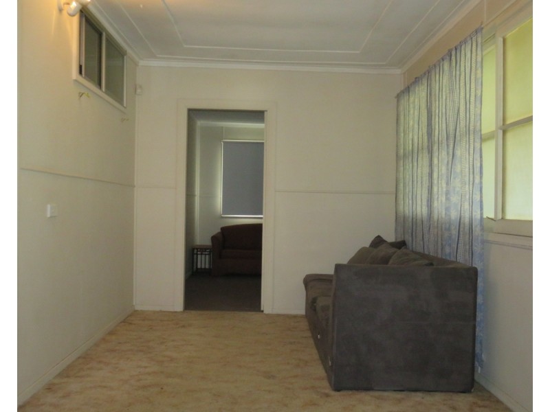 33 Maitland Street, Muswellbrook NSW 2333