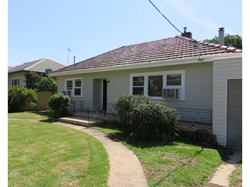 18 Cook Street, Muswellbrook NSW 2333