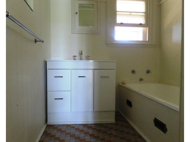 18 Cook Street, Muswellbrook NSW 2333