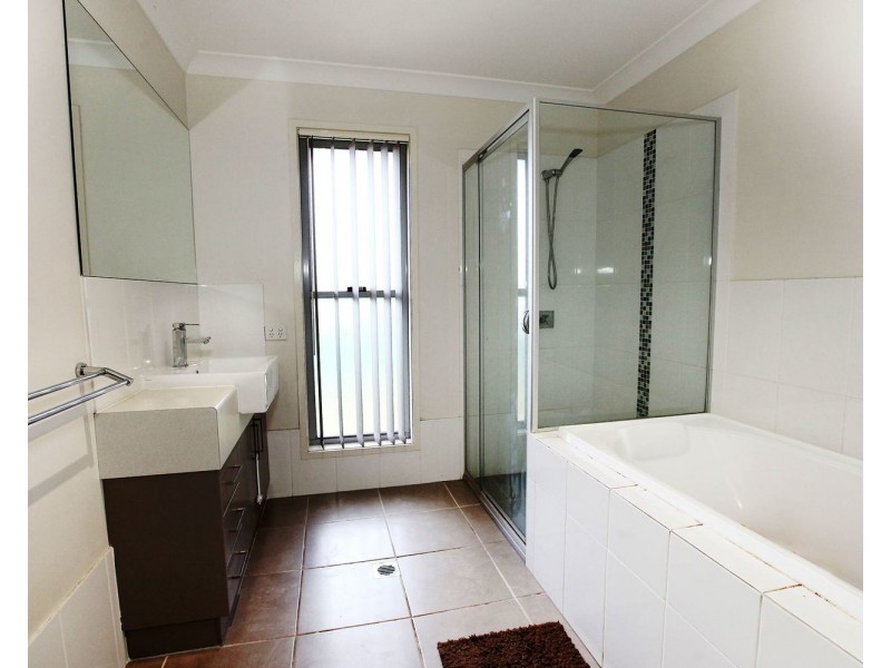 24 John Howe Circuit, Muswellbrook NSW 2333