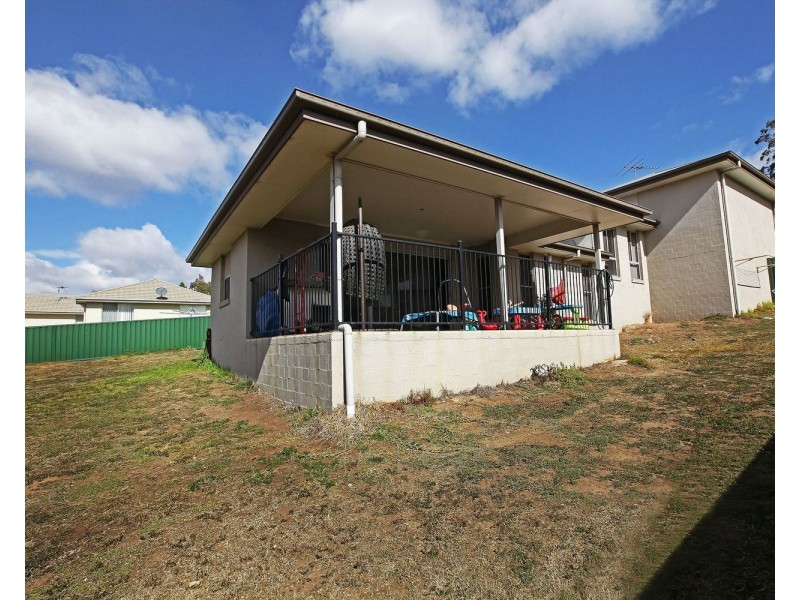 24 John Howe Circuit, Muswellbrook NSW 2333