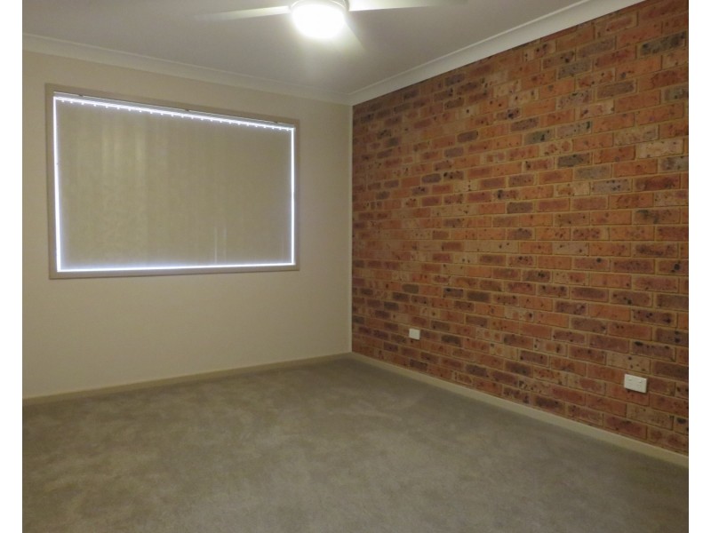 2/12 Peppermint Road, Muswellbrook NSW 2333