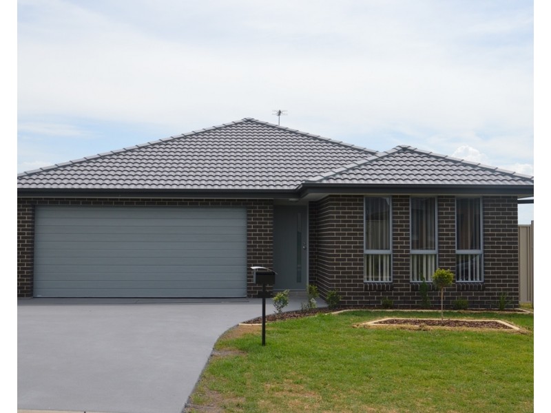 52 Finnegan Crescent, Muswellbrook NSW 2333