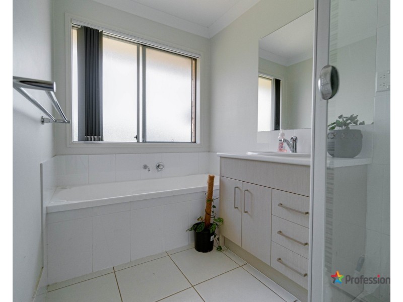 10 Chivers Circuit, Muswellbrook NSW 2333