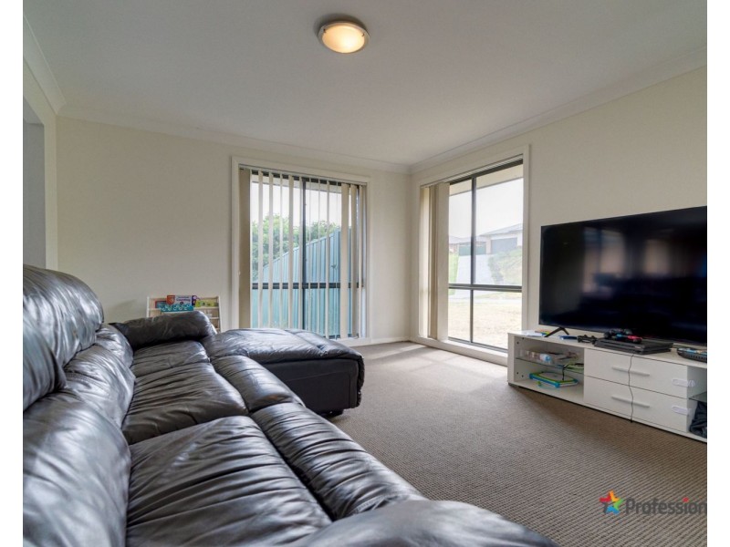 5 Chivers Circuit, Muswellbrook NSW 2333