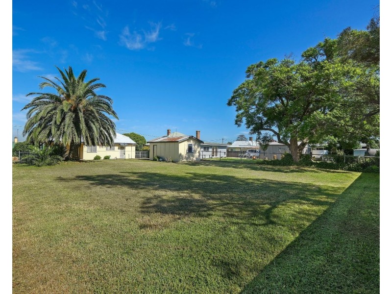 13 Flanders Avenue, Muswellbrook NSW 2333