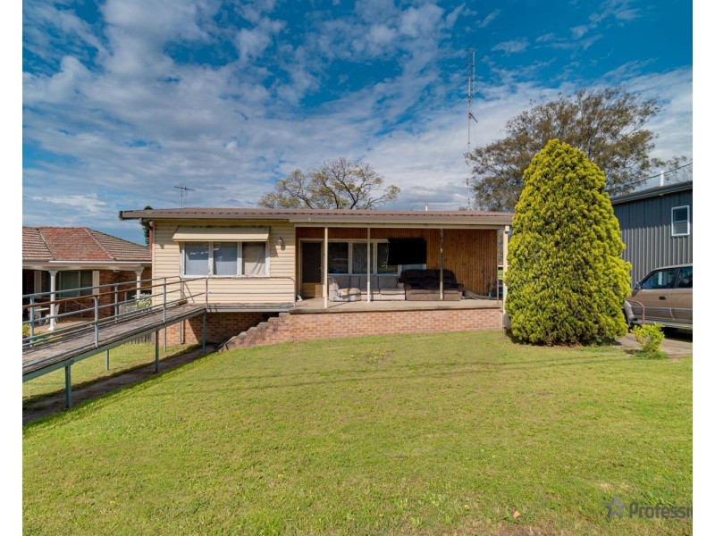 8 Rose Avenue, Singleton NSW 2330