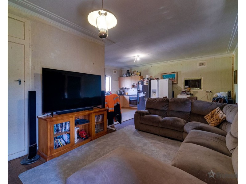 8 Rose Avenue, Singleton NSW 2330