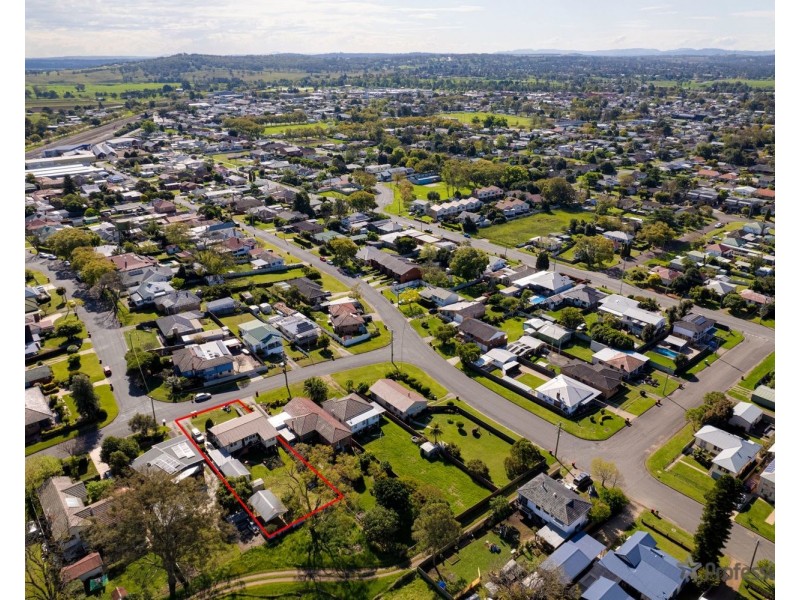 8 Rose Avenue, Singleton NSW 2330